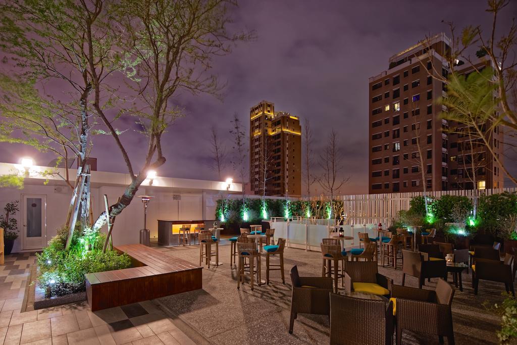 Hotel 7 Taichung Esterno foto
