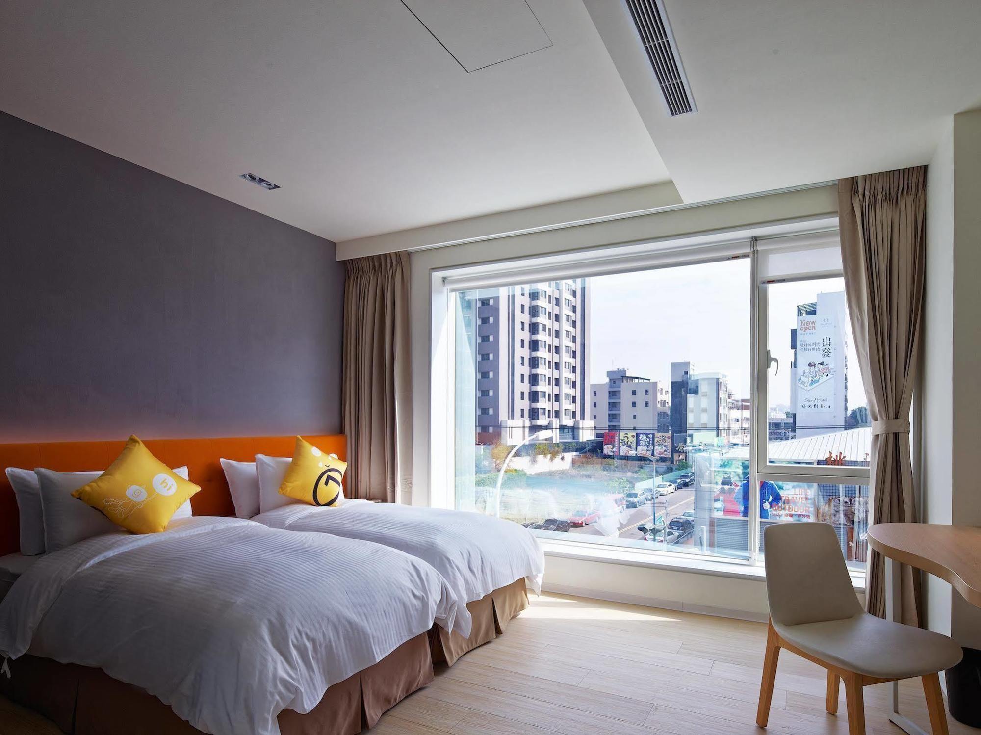 Hotel 7 Taichung Esterno foto