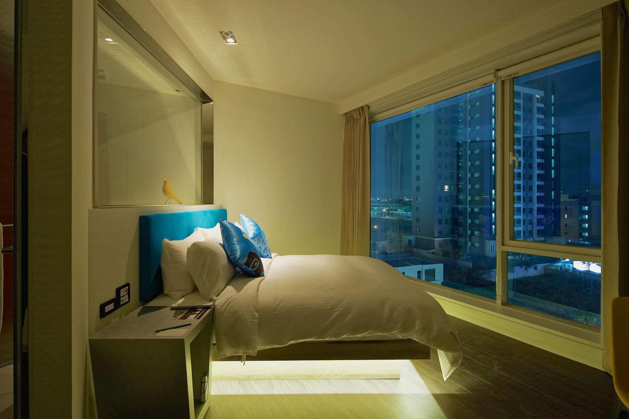 Hotel 7 Taichung Esterno foto