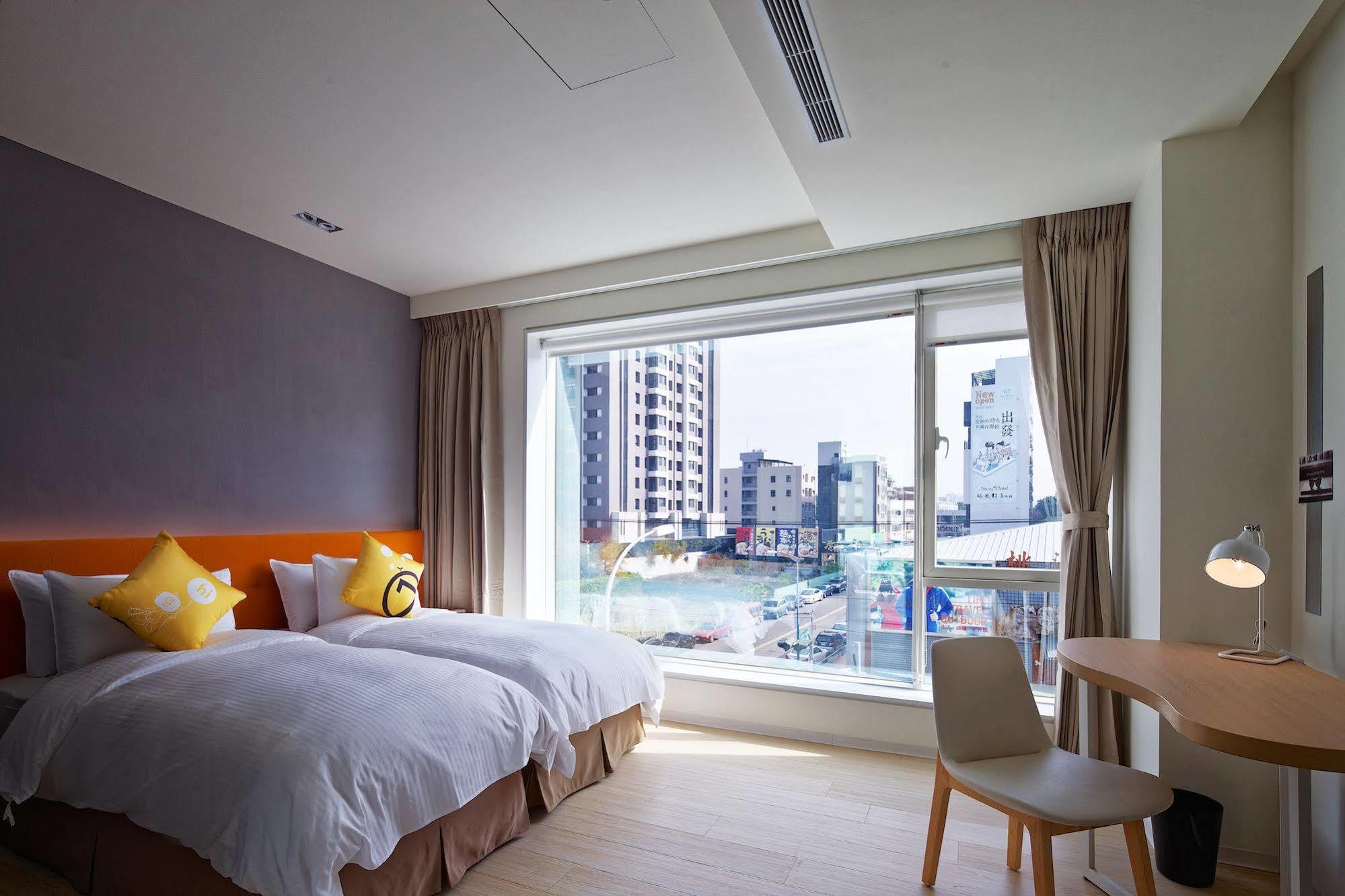 Hotel 7 Taichung Esterno foto